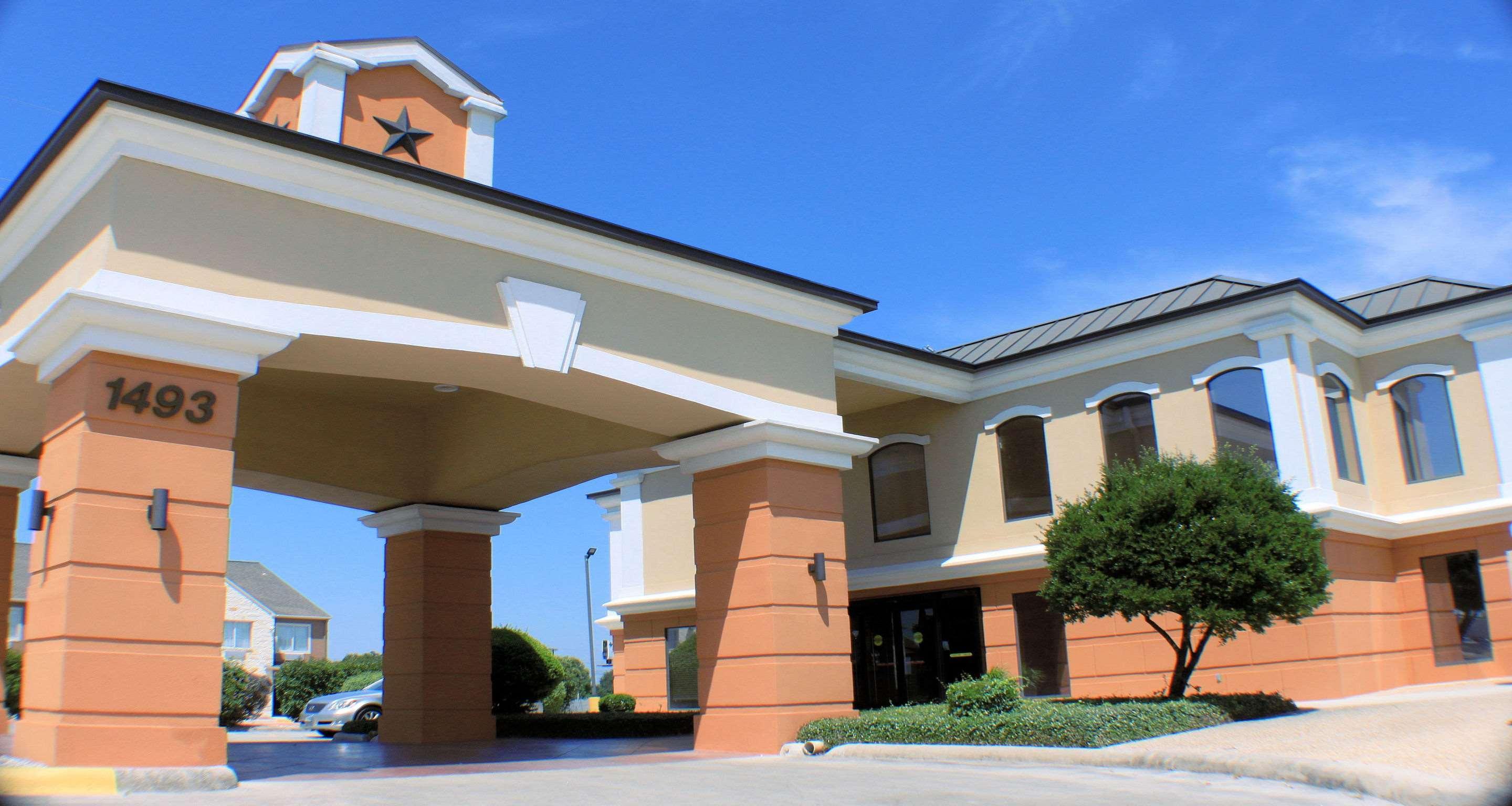 Best Western Inn & Suites Ню Браунфелс Екстериор снимка