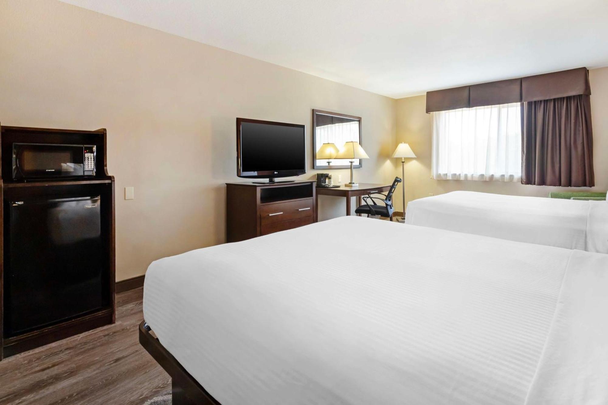 Best Western Inn & Suites Ню Браунфелс Екстериор снимка