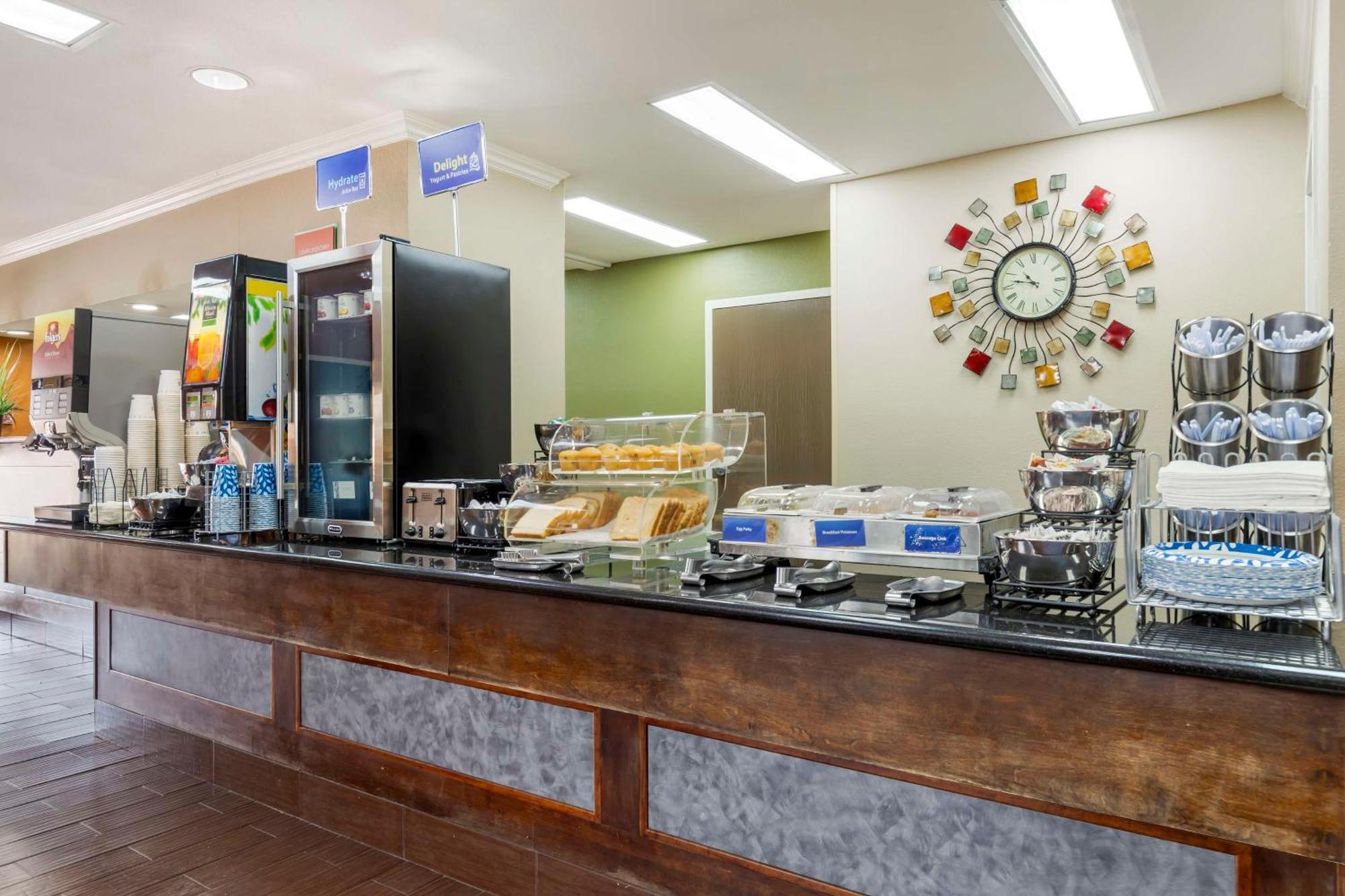 Best Western Inn & Suites Ню Браунфелс Екстериор снимка