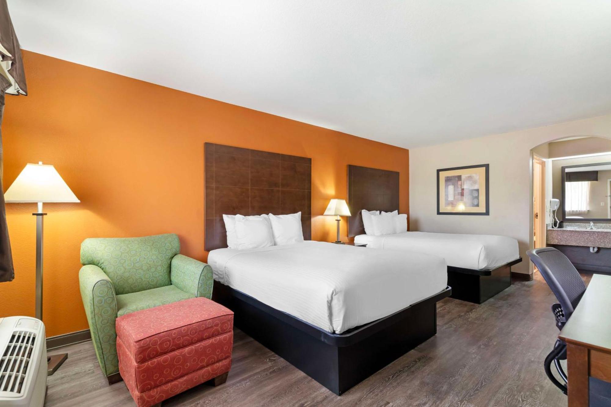 Best Western Inn & Suites Ню Браунфелс Екстериор снимка