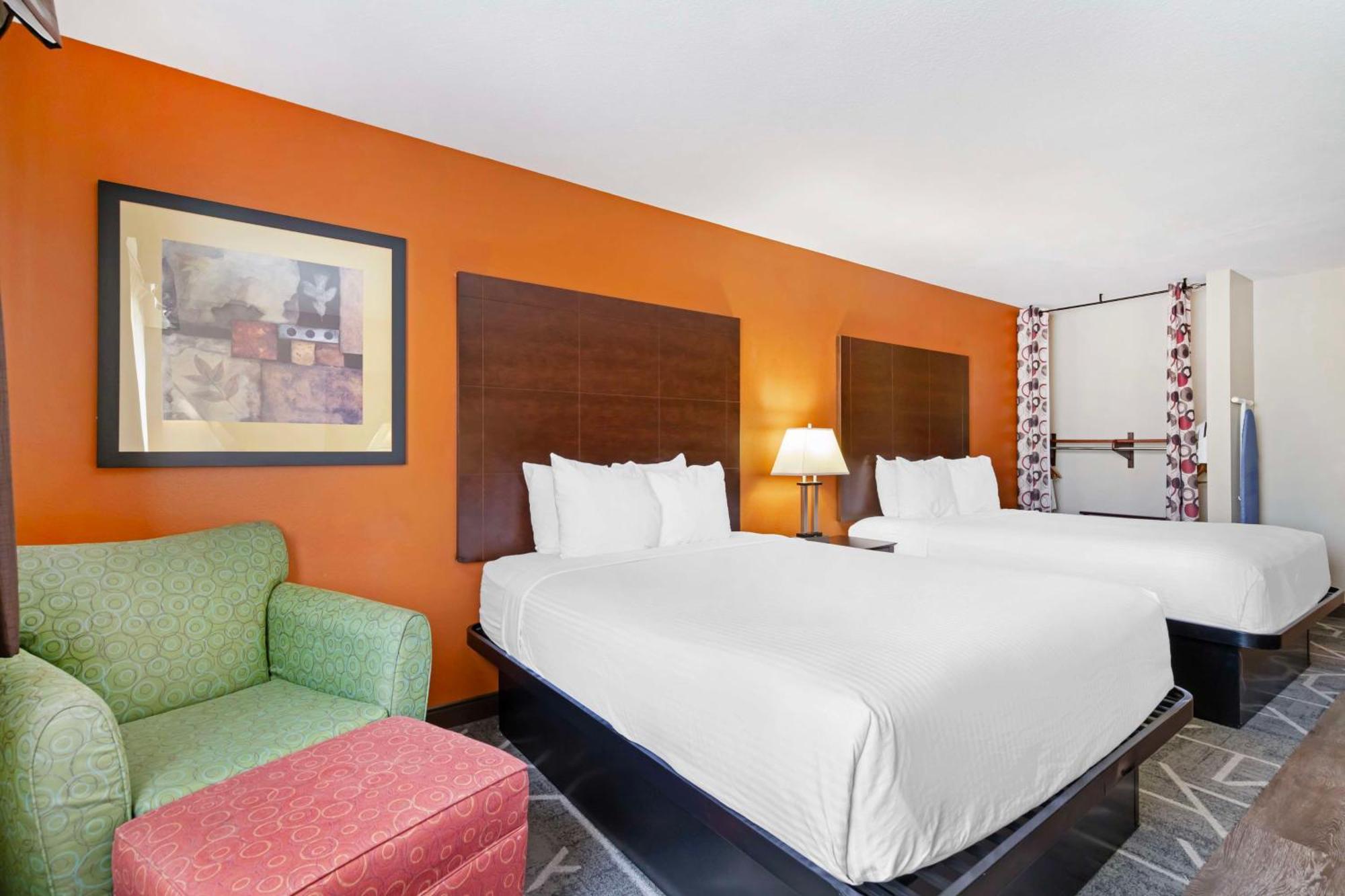 Best Western Inn & Suites Ню Браунфелс Екстериор снимка